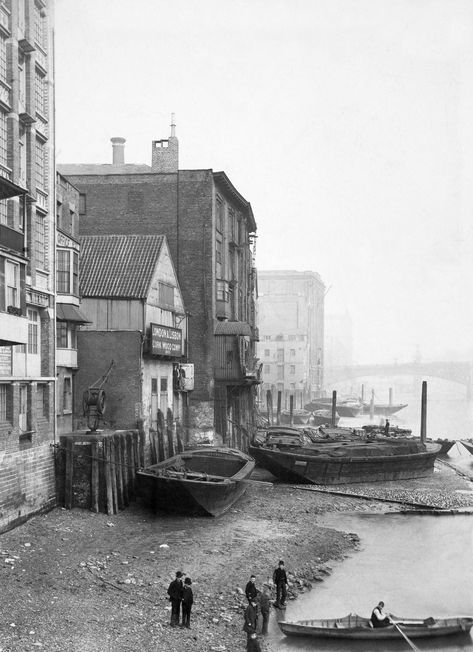 Dickensian London, River Thames Map, Thames Barges, Historical London, London Docklands, Flemish Painting, Old Britain, East End London, Under The Bridge