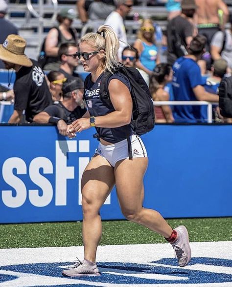 Dani Speegle, Spartan Women, Crossfit Coach, Crossfit Motivation, Crossfit Women, Crossfit Girls, Gym Memes, Crossfit Workouts, Muscle Girls