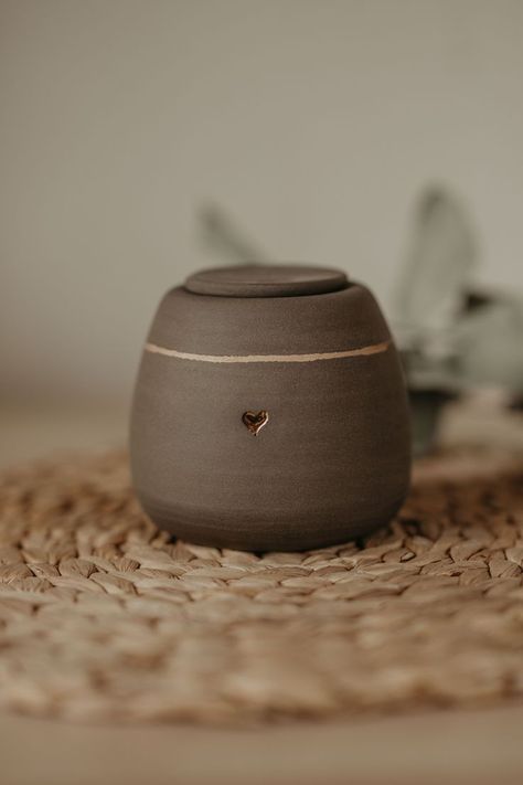 Grey ash urn made for pets Dog Urns, Pet Urn, Ceramic Urn, Ceramic Dog, Pet Urns, Ceramic Studio, Cat Bowls, Pet Bowls, Gold Heart