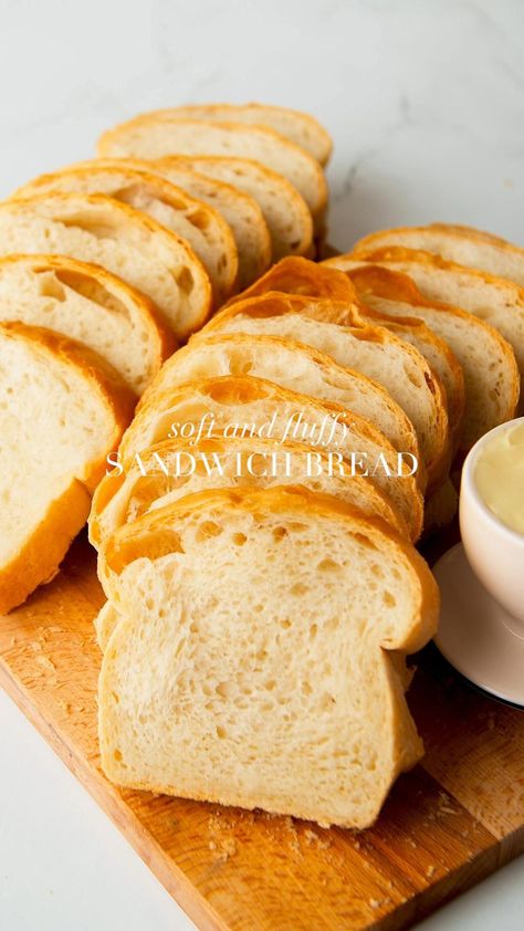 I am in my bread making era right now and loving every part of it! Easy 6 ingredient Sandwich Bread - it literally stays pillow soft for days!! If you’re looking for a fool-proof recipe, this is the one. I know what I’m about to say may be controversial but this bread is (almost) better than my focaccia recipe. And that says ALOT!   My ultimate bread guide for perfect sandwich bread making, with step-by-step photos, extended video tutorial and helpful tips Soft Sandwich Bread, Soft Bread Recipe, Perfect Sandwich, Sandwich Bread Recipes, Focaccia Recipe, Homemade Bread Recipes Easy, Best Bread Recipe, Simple Sandwiches, Bread Making