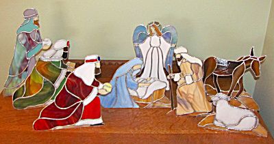 Stained Glass Nativity Scene, Glass Nativity Scene, Stained Glass Nativity, Stained Glass Patterns Free, Jesus Mary And Joseph, Stained Glass Ornaments, Stained Glass Jewelry, Stained Glass Christmas, Christmas Nativity Scene