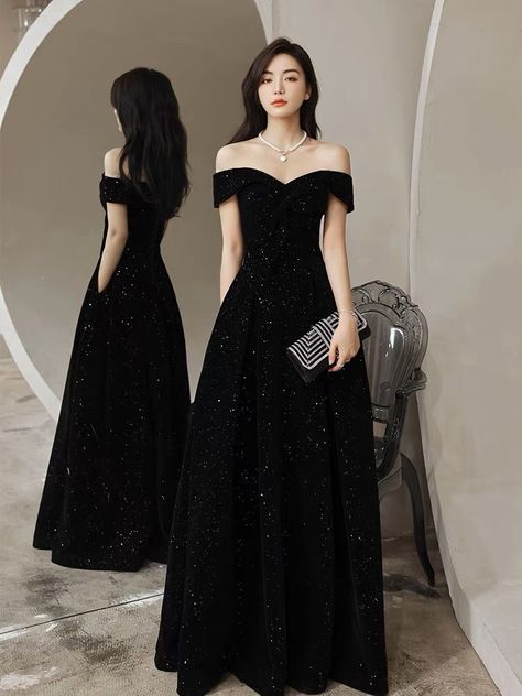 Wedding Suggestions, Off Shoulder Prom Dress, Prom Night Dress, Dress Outfits Party, Prom Dress Black, Party Dress Classy, Black Sparkly Dress, Black Evening Dress, Black Prom Dress