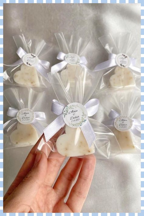 Soap Souvenir Wedding Favors, Soap Wedding Gift, Mini Soap Favors, Party Favors For Bridal Shower Guests, Bridal Shower Giveaways, Diy Wedding Gifts For Guests, Favors Wedding Ideas, Bridal Shower Gifts For Guests, Soap Souvenir