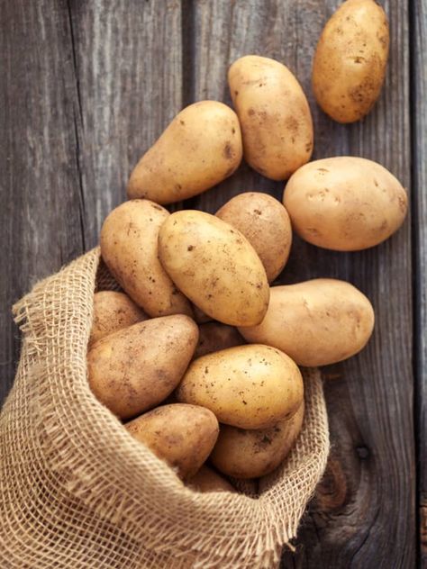 Potato Chip Photography, Potatoe Aesthetic, Anna Asthetic, Potatoes Aesthetic, Potato Aesthetic, Potato Photography, Potato Photo, Harvest Potatoes, Potato Picture