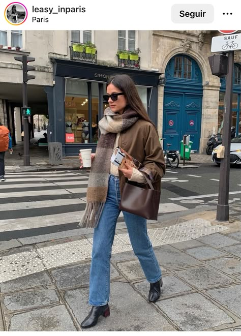 Paris Outfit Ideas, Jeans Outfit Fall, Street Style Fall Outfits, French Outfit, Simple Fall Outfits, Street Style Parisian, London Outfit, Europe Outfits, Italy Outfits