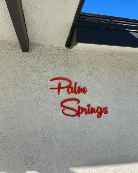 palm springs 🌴💓🎧🌞📸 Vintage Palm Springs Aesthetic, Vintage Palm Springs, Palm Springs Aesthetic, Group Trip, California Vibe, Dream Future, Hotel California, Pics To Recreate, Malibu California