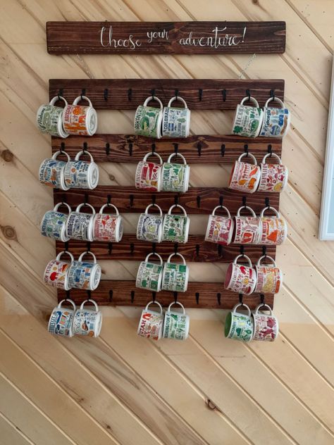 Been There Series Starbucks Mugs Display, Starbucks Been There Mugs Display, Starbucks Mug Display Ideas, Starbucks Cup Organization, Diy Mug Rack, Coffee Mug Holder, House Organization, Mug Display, Diy Mugs