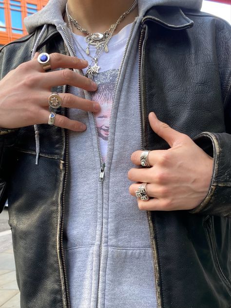 Masc Rings Aesthetic, Rings Male Aesthetic, Men Wearing Rings Aesthetic, Male Jewelry Aesthetic Rings, Rings Aesthetic Grunge Man, Male Accessories, Masc Outfits, Fire Fits, Autumn Aesthetic