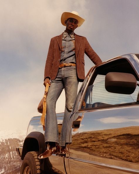 Louis Vuitton's Fall 2024 Campaign Redefines Cowboy Chic Scarf Around Waist, Cowboy Moodboard, Cowboy Outfit Men, Cowboy Photoshoot, Western Core, Vintage Western Fashion, Samuel Ross, White Cowboy Hat, Western Wardrobe