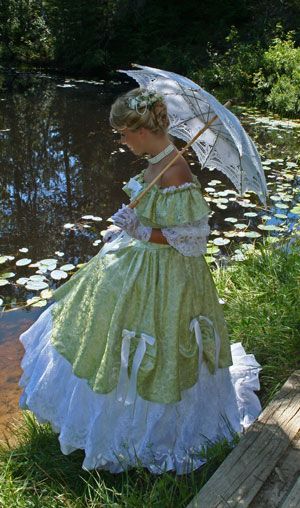 Southern Belle House Of Shadows, Southern Belle Aesthetic, Southern Belle Dress, Southern Sayings, Historic Clothing, The Old West, Old Fashion Dresses, Belle Dress, Family Heritage