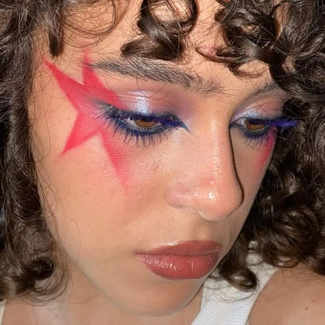 Red Makeup Editorial, Red Star Eye Makeup, Stars On Face Makeup, Makeup Looks With Stars, Eye Star Makeup, Star Face Makeup, Makeup Looks Star, Red Star Makeup, Space Inspired Makeup