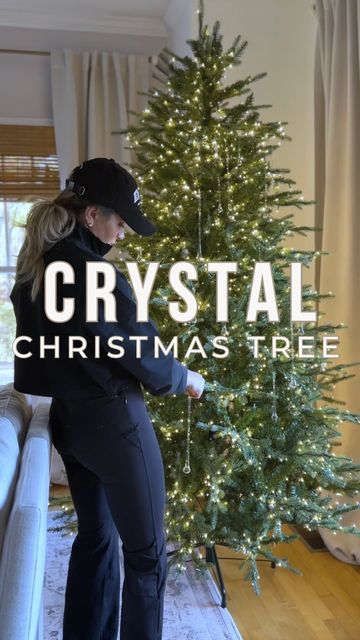 Dripping Crystal Christmas Tree, Christmas Tree With Chandelier Crystals, Crystals On Christmas Tree, Crystals Christmas Tree, Silver Tinsel Tree Decorating Ideas, Crystal Garland Christmas Tree, Christmas Tree With Crystals, Crystal Christmas Tree Decorations, Crystal Tree Diy