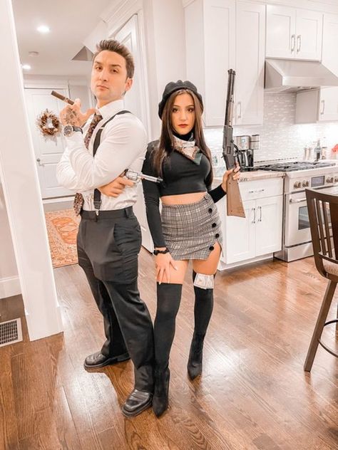 Couples Halloween Costume Bonnie And Clyde, Couple Cute Halloween Costumes, Gangster Costume Couples, 20s Couple Halloween Costumes, Gangster Halloween Costume Couple, Halloween Costume Outfits Couple, Bone And Clyde Costume, Diy Bonnie And Clyde Costume, Halloween 2022 Costumes Couples