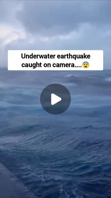 Visual Escape on Instagram: "A group of scuba divers captured the unexpected and stunning moment when an underwater earthquake erupted off the coast of Indonesia.  Earthquakes underwater can lead to tsunamis, or large waves that can be dangerous when they reach the coast. The earthquake also messes with the pressure underwater, affecting how sea animals live. Sometimes, it causes the ocean floor to move, which can trigger underwater landslides and change the homes of sea creatures.  🎥 (Unknown, DM for removal or credits)" Lightning Hitting Water, Huge Waves Scary Ocean, Scary Ocean Videos, Falling Underwater, Tsunami Pictures, Tsunami Video, Head Under Water, Scary Sea Creatures, Marine Life Photography