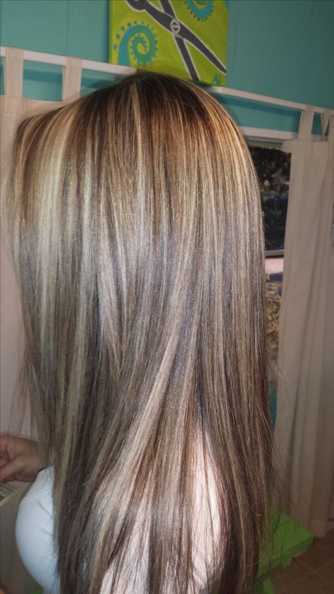 Highlights and lowlights long layers Hair Color Blonde Highlights, Hair Highlights And Lowlights, Brown Hair Inspo, Brunette Hair With Highlights, Hair Streaks, Brown Hair With Blonde Highlights, Highlights And Lowlights, Blonde Hair Inspiration, Hair Stylies