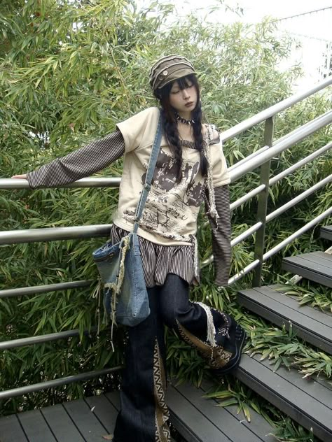 2000s Japanese Fashion Y2k, Grunge Harajuku Fashion, Y2k Outfits Japanese, 2000s Grunge Outfits, Harujuku Grunge, Peony Aesthetic, Fairy Grunge Style, Grunge Fits, 2000s Japanese Fashion