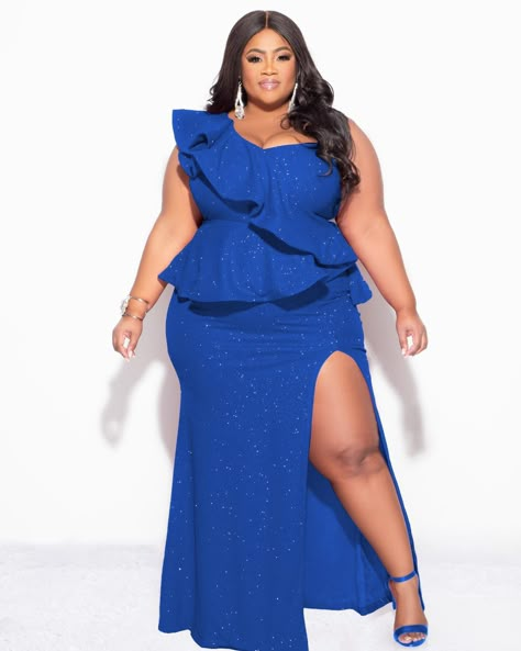 Use code SUMMERLOVE at ChicAndCurvy.com to receive 25% off your purchase. It’s time to flaunt those curves! One Shoulder Layered Ruffle Gown Item: IXD9481 Blue Gowns, Royal Blue Gown, Long Robes, Plus Size Bridesmaid Dresses, Chic And Curvy, Ruffle Gown, Dress Corset, Women Blouses Fashion, Plus Size Bridesmaid