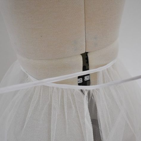 how to make a tulle petticoat - Handmade by Carolyn Tulle Skirt Pattern, Petticoat Pattern, Tulle Skirt Tutorial, Petticoat Junction, Tulle Petticoat, Tulle Underskirt, Diy Wedding Dress, Diy Skirt, Skirt And Top Set