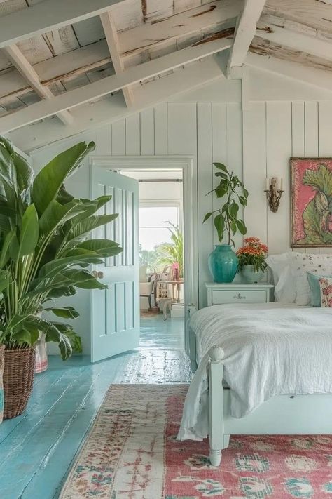 Florida Guest Bedroom Ideas, Spanish Bedroom Ideas, Coastal Aesthetic Bedroom, California Coastal Bedroom, Neutral Coastal Bedroom, Coastal Bedroom Design, Seaside Bedroom, Florida Bedroom, Surfer Room