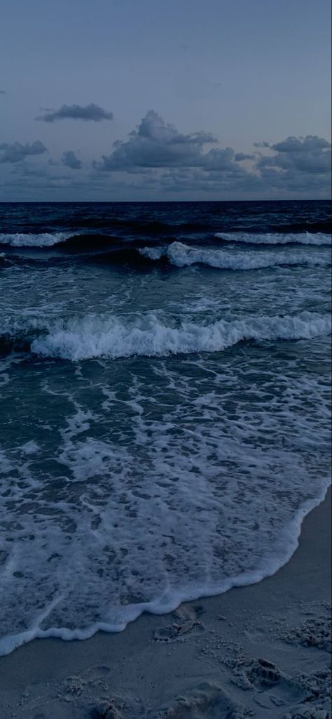 Night Ocean Aesthetic Wallpaper, Aesthetic Blue Ocean Wallpaper, Aesthetic Ocean Pictures Dark, Ocean Wallpaper Aesthetic Dark, Aesthetic Ocean Wallpapers, The Ocean Aesthetic Dark, Wallpapers Ocean Aesthetic, Deep Sea Aesthetic Wallpaper, Dark Sea Background