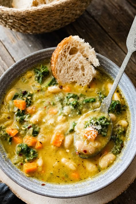 Tuscan White Bean Soup Recipe (Hearty Italian) Soup With Pancetta, Tuscan White Bean Soup, Tuscan White Bean, Tuscan Bean Soup, White Bean Soup Recipes, Tuscan Soup, Soup Ingredients, Ham And Bean Soup, Bean Soup Recipes