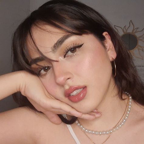 makeup, coquette, coquette aesthetic, Alt Couple Pics, Teenage Makeup, Warm Tone Makeup, Makeup Coquette, Maquillaje Aesthetic, Soft Natural Makeup, Simple Makeup Natural, Tone Makeup, Coquette Makeup