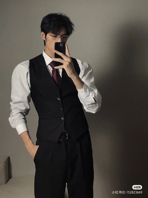 All Black Vest Outfit, Man Suit Aesthetic, Vest Outfits For Men, Korean Men Suit, Vest Outfits Men, Muka Lelaki, Black Suit Men, Gentleman Aesthetic, Classy Suits