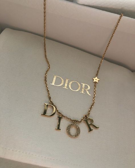 Christian Dior Necklace Bracelet Dior, Ig Bio, Dior Necklace, Preppy Jewelry, Expensive Jewelry Luxury, Luxe Jewelry, Jewelry Accessories Ideas, Dior Jewelry, Dope Jewelry