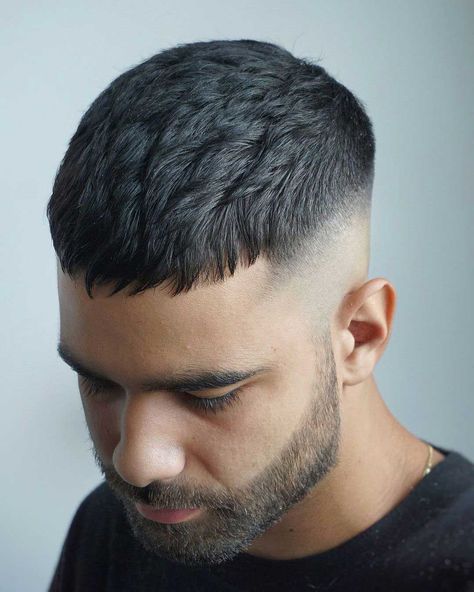 Crew Cut Hair, Very Short Hair Men, Crew Cut Haircut, Caesar Haircut, Short Fade Haircut, High Fade Haircut, Buzz Cut Hairstyles, Crop Haircut, Hairstyles Winter