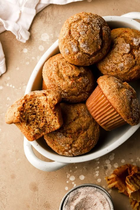 Carrot Cake Muffins One Bowl Carrot Cake, Carrot Cake Muffin Recipe, Healthy Carrot Cake Muffins, Carrot Muffin Recipe, Pumpkin Banana Muffins, Honey Muffins, Carrot Cake Muffins, Carrot Muffins, Cake Muffins