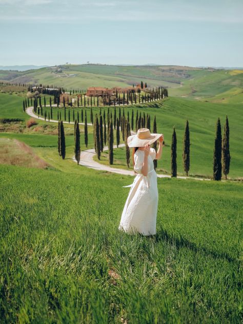 Wine Estate Outfit, Tuscany Aesthetic Outfit, Tuscany Italy Instagram Pictures, Tuscany Summer Aesthetic, Tuscan Summer Aesthetic, Toscana Photo Ideas, Tuscany Picture Ideas, Tuscany Photo Ideas, Tuscany Outfit Summer