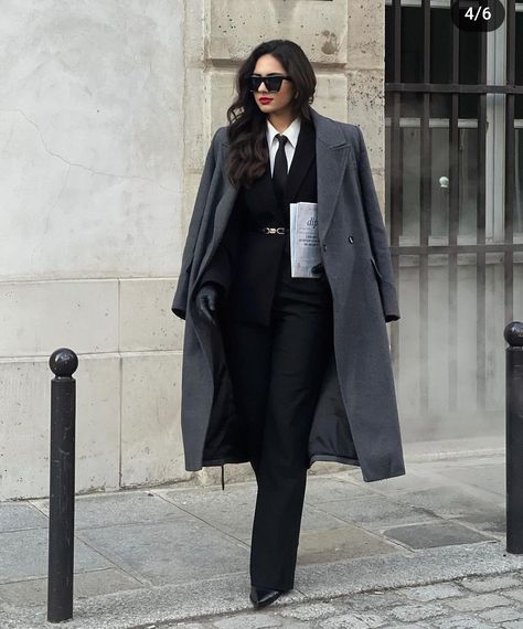 Conservative Style Woman, Detective Women Outfit, Gala Outfits For Women Pants, Mafia Lady Outfit, Women Detective Outfit, Mun Clothes, Mafia Boss Outfit, Mafia Women Outfits, Detective Uniform