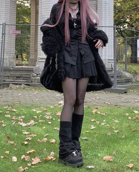 Soft Winter Outfits Aesthetic, Aesthetic Goth Clothes, Layered Gothic Outfits, Goth Outfit With Skirt, Anglo Gothic Aesthetic Outfit, Cottagecore Black Outfit, Black Skirt Goth Outfit, Ghostcore Fashion, Dark Gothic Outfit