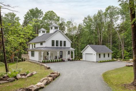 Delightful barn style home in New Hampshire with a cottage-inspired feel #house #porch Yankee Barn Homes, Post And Beam Home, American Farmhouse Style, Contemporary Barn, Cottages And Bungalows, American Farmhouse, Cottage Style Decor, Barn Homes, Mountain Lodge