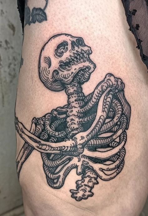 Skeleton Embrace Tattoo, Linework Skeleton Tattoo, Knee Tattoo Fineline, Animals Skull Tattoo, Traditional Sea Animal Tattoo, Medieval Forearm Tattoo, Skeletal Spine Tattoo, 3 Headed Dragon Tattoo, Wood Print Tattoo