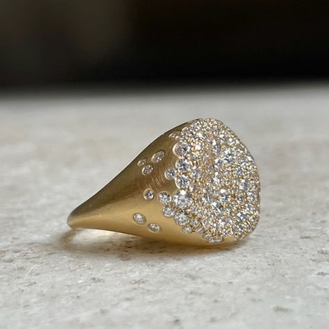 Pave Diamond Jewelry, Pave Jewelry, Fancy Jewellery Designs, Bridal Gold Jewellery Designs, Stacked Jewelry, Jewelry Lookbook, Gold Jewellery Design, Girly Jewelry, Jewelry Inspo