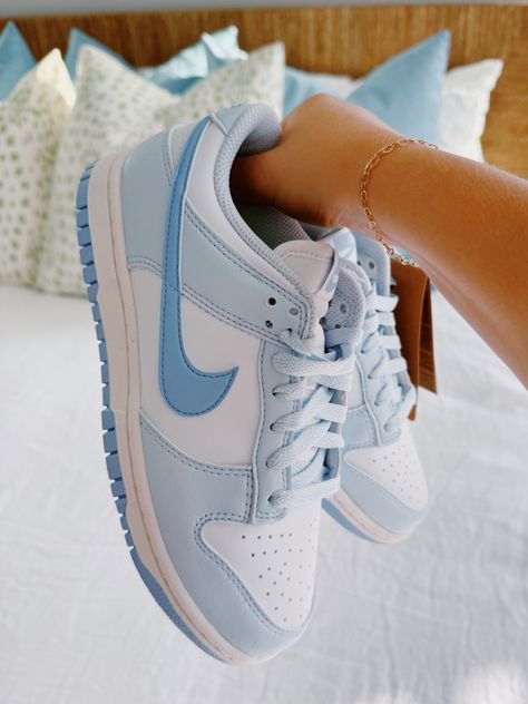 Nike Cute Shoes, Teen Girl Shoes 2024, Cute Spring Sneakers, Cute Girls Shoes, Nike Preppy Shoes, Cute Shoes Preppy, Nike Girl Shoes, Teen Girls Shoes, Cute Spring Shoes