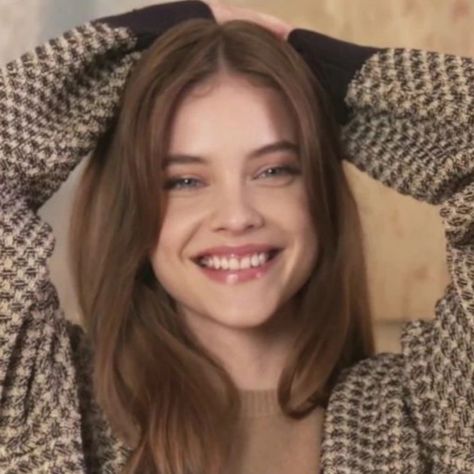 Barbara Palvin, Perfect Woman, Beauty Face, Pretty Face, Woman Face, Pretty Woman, Brown Hair, Pretty People, Beautiful People