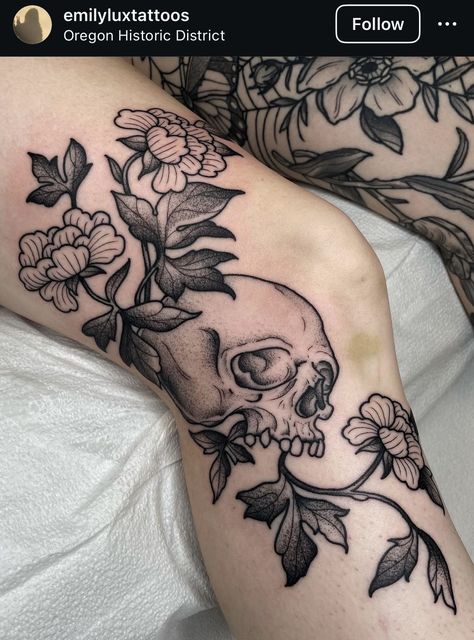 Knee Tattoos, Wicked Tattoos, Spooky Tattoos, Leg Tattoos Women, Gothic Tattoo, Tattoo Style Drawings, Knee Tattoo, Thigh Tattoos Women, Calf Tattoo