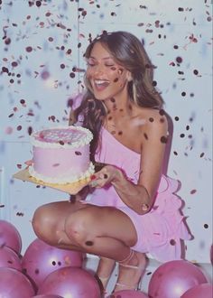 Sweet 16 Party Photoshoot Ideas, Photoshoot Ideas 26th Birthday, Fancy Birthday Photoshoot, Instagram Birthday Pictures Ideas, 21 St Photoshoot Ideas, Sweet 26 Photo Shoot, Sweet 16 Photo Wall Ideas, 20th Bday Photoshoot Ideas, Photoshoot Ideas For Birthday Woman