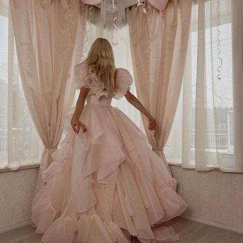 charlotte la bouff aesthetic | the princess and the frog Charlotte La Bouff, Pink Princess Aesthetic, Dress Engagement, Pretty Pink Princess, Dress With Puff Sleeves, Aesthetic Dress, Organza Sleeves, Engagement Dress, Princess Core