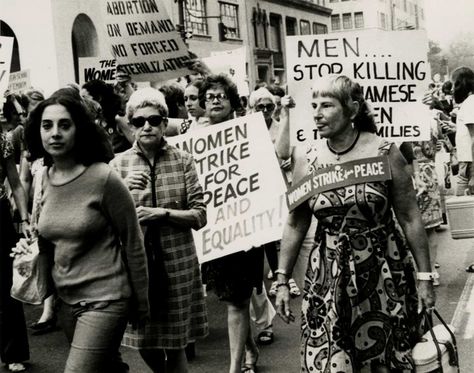 Womens Rights Protest 70s, Visual Argument, 70s Moodboard, Womens Protest, 1960s Britain, The House On Mango Street, Second Wave Feminism, Thesis Presentation, Protest Poster