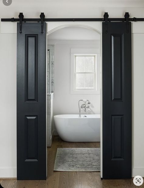 Custom Barn Doors, Kabinet Dapur, Modern Farmhouse Bathroom, Small Farmhouse, Black Doors, Interior Barn Doors, Bathroom Renos, Farmhouse Style House, Barn Doors Sliding