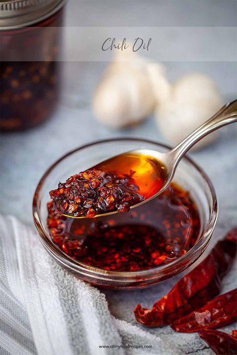 How to Make Chili Oil (辣椒油 là jiāo yóu) | Oh My Food Recipes Sambal Photography, Chinese Chili Oil, Chinese Chili, Chili Oil Recipe, Homemade Chilli, Asian Sauces, How To Make Chili, Dried Scallops, Homemade Hot Sauce