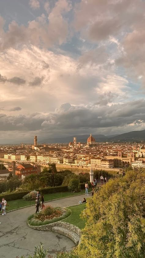 Florence Aesthetic Wallpaper, Firenze Italy Aesthetic, Italy Florence Aesthetic, European Aesthetic Wallpaper, Wallpaper Iphone Italy, Italian Wallpaper Aesthetic, Florence Aesthetic Italy, Italian Aesthetic Wallpaper, Italy Wallpaper Iphone