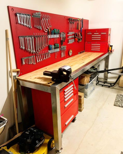 Small Garage Workshop Layout, Garage Storage Shelves Workbenches, Storage Garage Ideas, Slat Wall Storage, Organizing Garage, Wooden Workbench, Woodworking Workshop Layout, Garage Organizing, Workbench Ideas