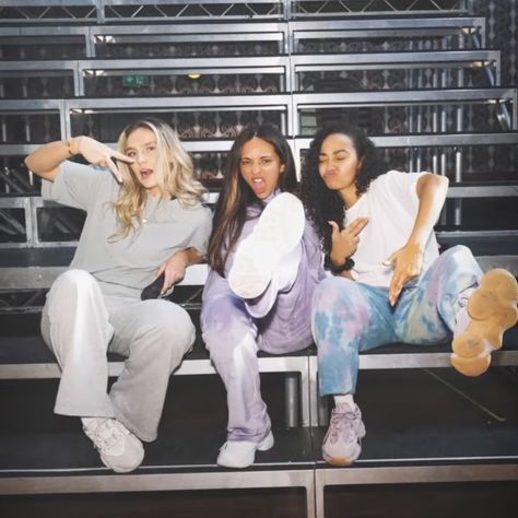 Little Mix Updates on Twitter: "Confetti Tour … ⏳🎊… " Confetti Tour, Little Mix Outfits, Litte Mix, Leigh Anne, Jesy Nelson, Perrie Edwards, Little Mix, Black Culture, Girl Bands