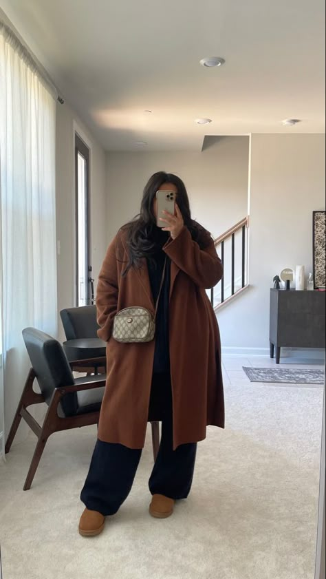 Vintage Gucci bag, winter outfit, matching set, uggs Size 16 Casual Outfits, Winter Outfits Xl Size, Plussize Outfit Ideas Fall, Sweater To Wear With Dress, Winter Chubby Girl Outfits, Autumn Outfit Inspo Midsize, Japan Outfit Winter Plus Size, Winter Outfits Big Size, Thanksgiving Outfit 2023 Plus Size