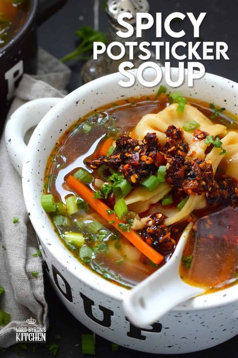 Gyoza Soup, Potsticker Soup, Frozen Potstickers, Asian Soup Recipes, Chicken Dumpling, Dumpling Soup, Stew Soup, Dumplings For Soup, Asian Soup