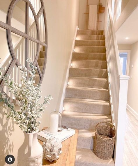 Cream Carpet Stairs And Landing, Beige Staircase Ideas, Cream And Gold Hallway Ideas, Hallway Ideas Neutral, Small Hall Ways Ideas, Taupe Hallway Ideas, Light Hallway Ideas, Neutral Staircase, Hall Ways Ideas Narrow